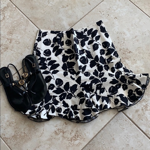 White House Black Market Dresses & Skirts - Sale🎈White House Black Market Skirt